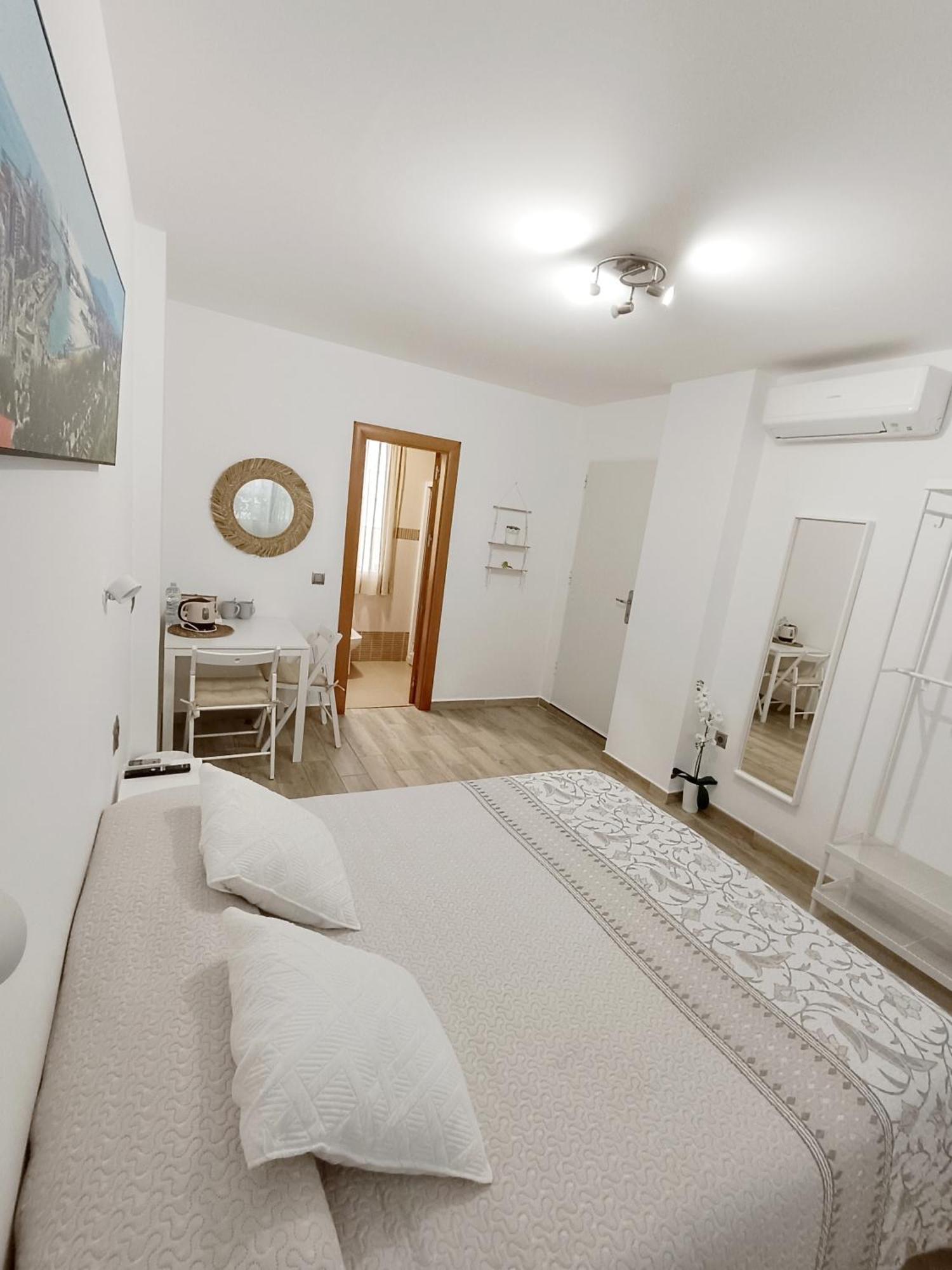 Habitacion Independiente Cerca Del Mar Málaga Exteriör bild